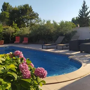 Chaleureux Pour Deux Avec Jacuzzi Hébergement de vacances Graveson